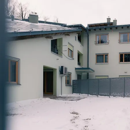 Peak Haven Apartments, Pohorje شقة