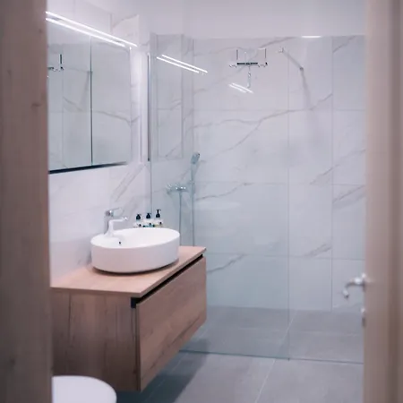 Peak Haven Apartments, Pohorje Apartman