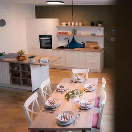 Peak Haven Apartments, Pohorje Apartman