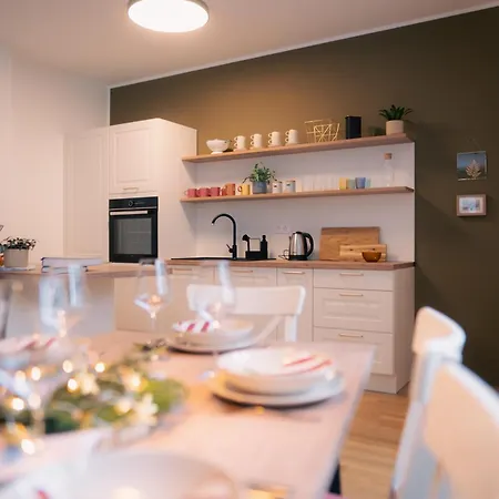 Peak Haven Apartments, Pohorje Apartman